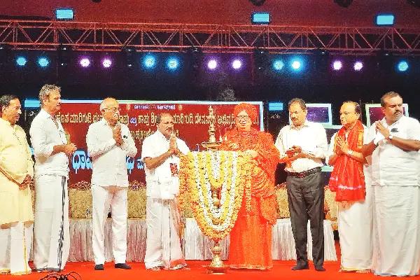 ಭಕ್ತಿಯ ಮಂದಿರದಿಂದ ಇತಿಹಾಸ ಸೃಷ್ಟಿ - Vijayavani