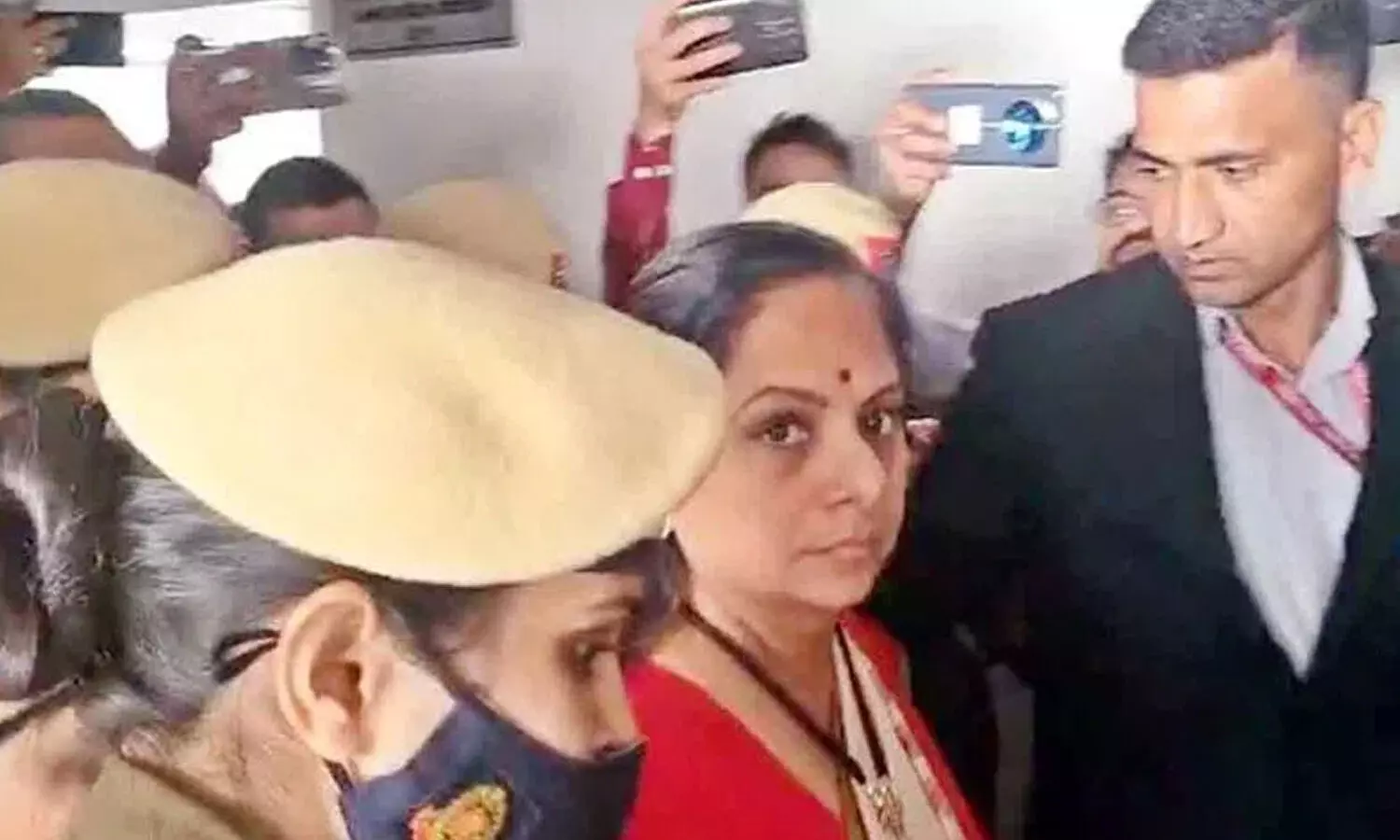 సీబీఐ విచారణపై కవితకు కోర్టులో దక్కని ఊరట