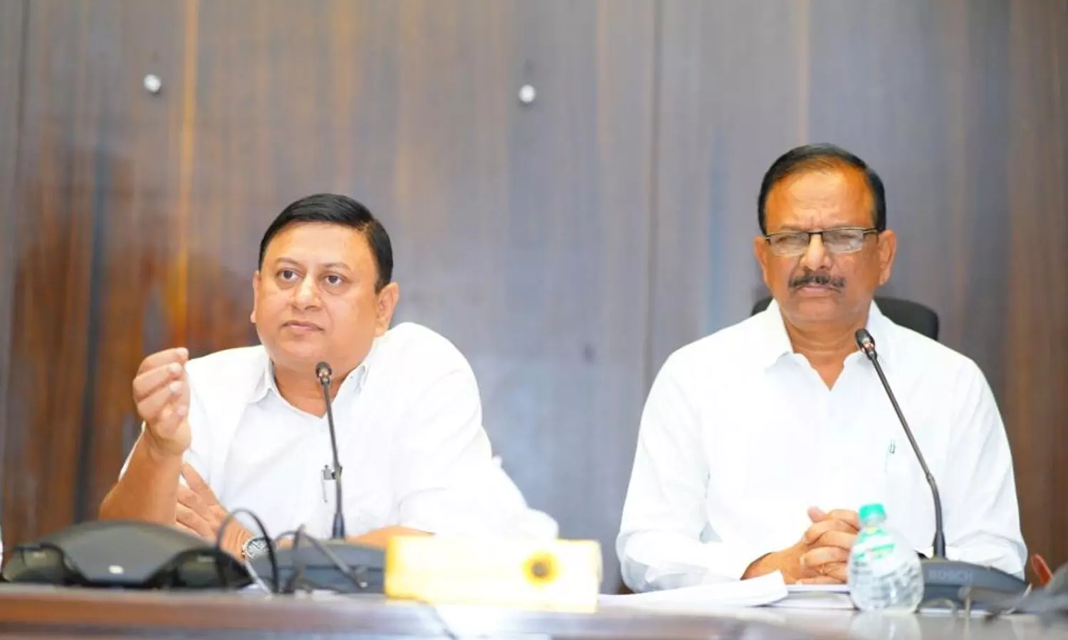 ప్ర‌తి ఇంటికి నీటి తాగునీటి స‌ర‌ఫ‌రా