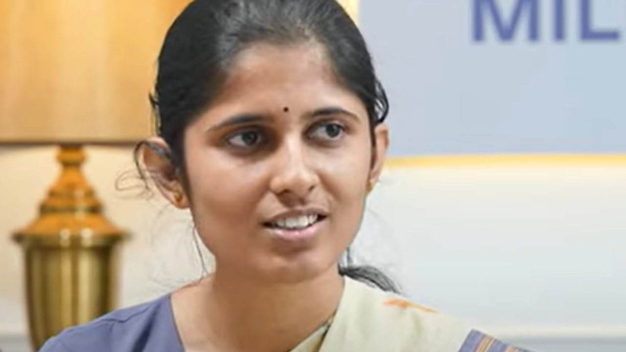 Donuru Ananya | అనన్య రెడ్డి అసాధారణ ప్రతిభ.. కోచింగ్ తీసుకోకుండానే సివిల్స్‌లో సత్తా..!