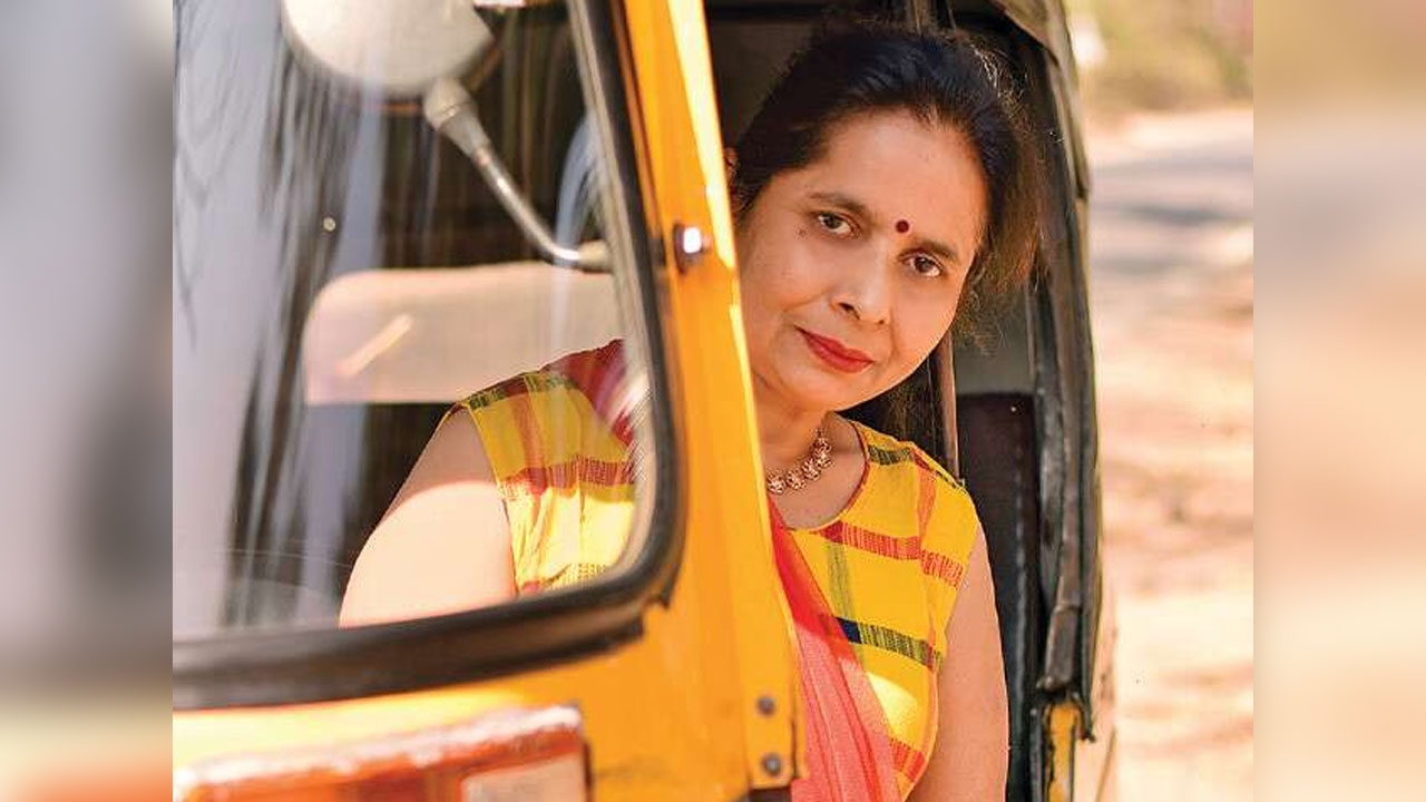 Shila Dawre | భార‌త‌దేశ‌పు తొలి మ‌హిళా ఆటో డ్రైవ‌ర్ ఎవ‌రో తెలుసా..?