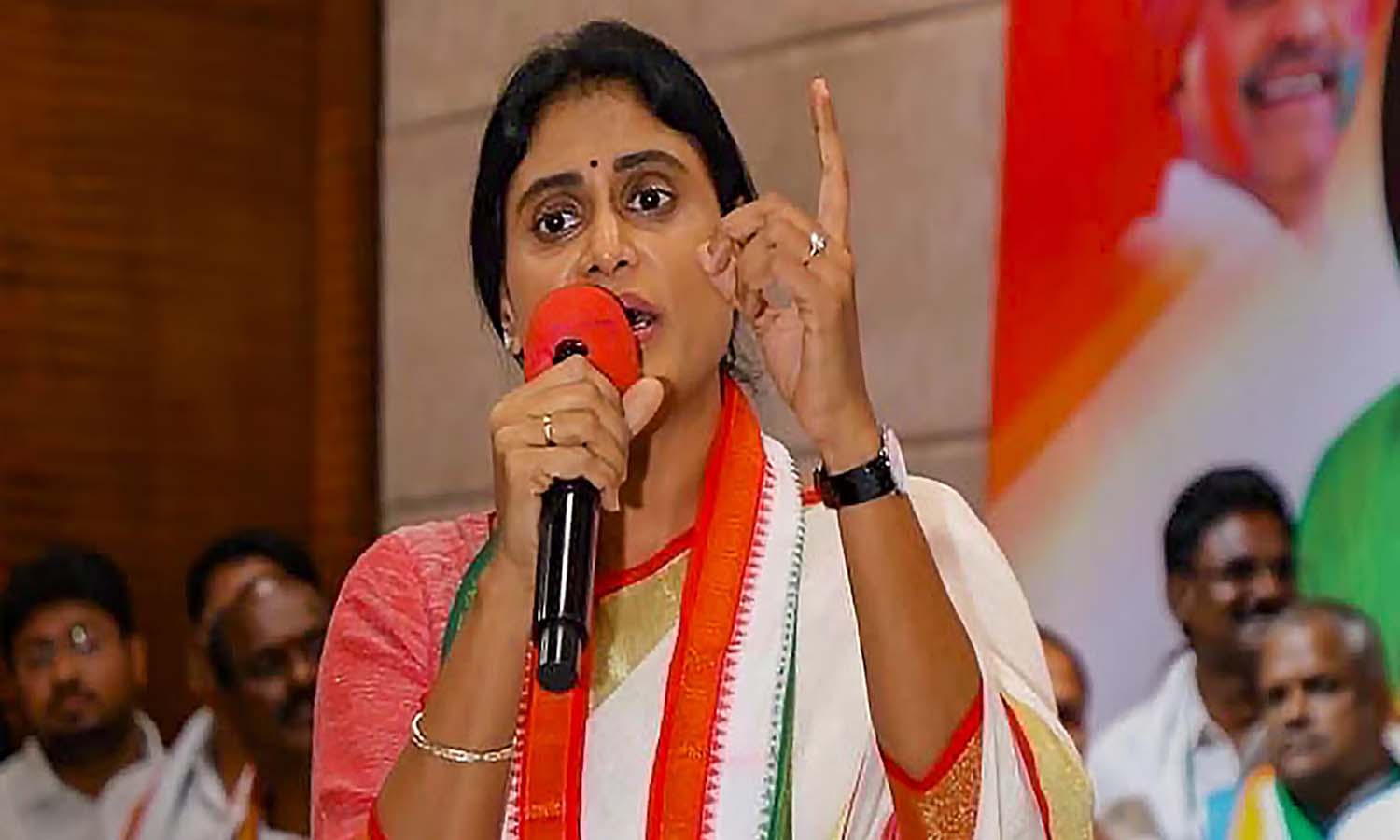 Ys Sharmila: యోగా డే నిర్వహణలో దారుణం.. వెలుగులోకి వీడియోలు, ఫొటోలు