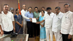చలో బస్ భవన్: కేటీఆర్, హరీశ్ నేతృత్వంలో ఆర్టీసీ ధరలపై దుమారం | తెలంగాణ రాజకీయాలు 2025 – Vidhaatha.com