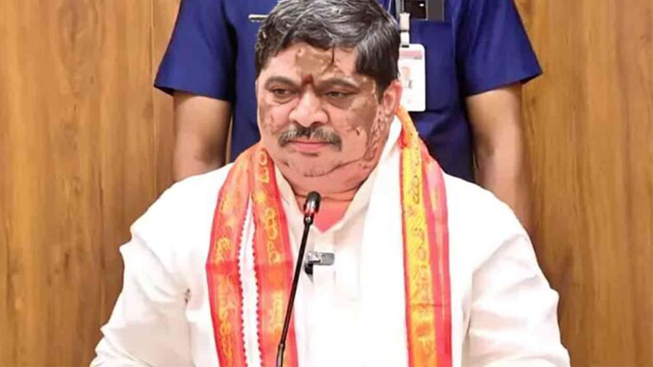 Ponnam Prabhakar : రక్షణశాఖ భూములను రాష్ట్రప్రభుత్వానికి అప్పగించాలి
