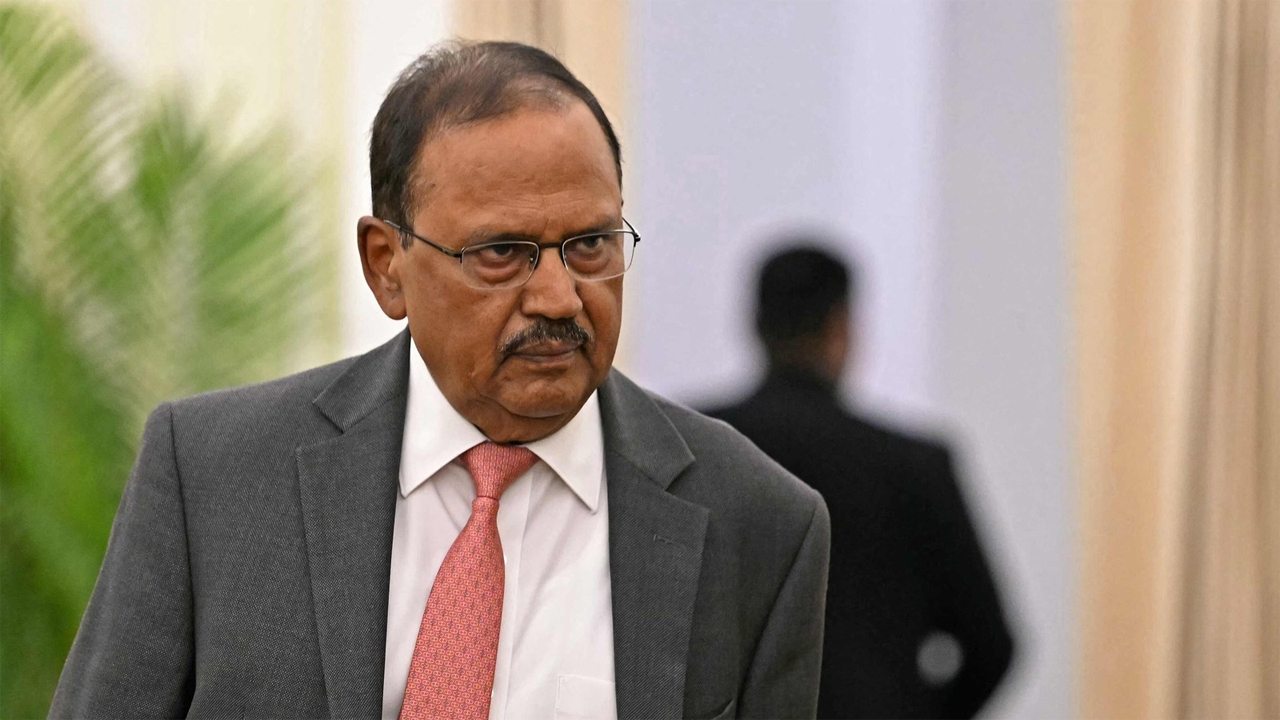 Ajit Doval : మొబైల్‌, ఇంటర్నెట్‌ వాడని అజిత్‌ దోవల్‌.. ఎందుకో తెలుసా..?