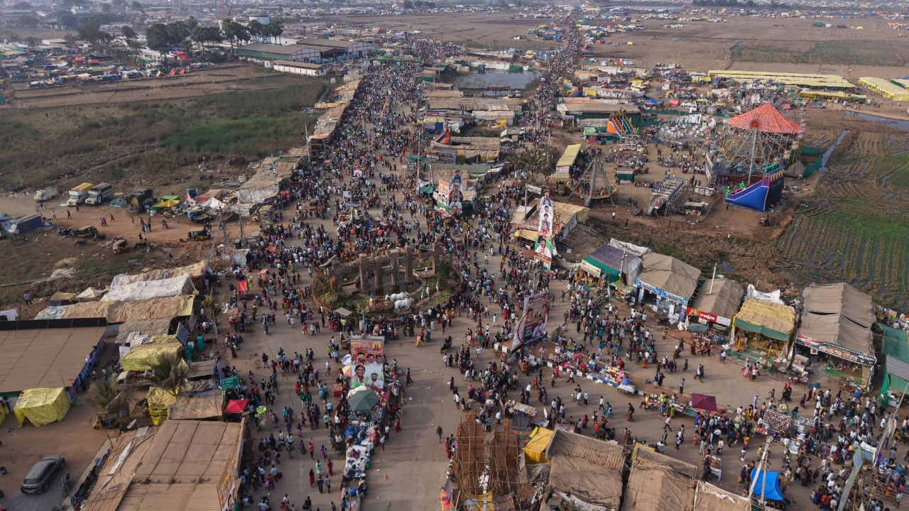 sammakka-saralamma-jatara--crowd-medaram