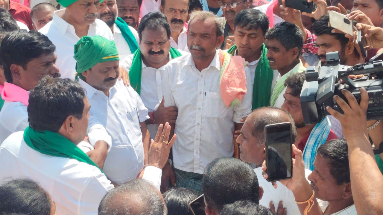 కొనుగోళ్లలో జాప్యంతో అన్నదాతల అరిగోస