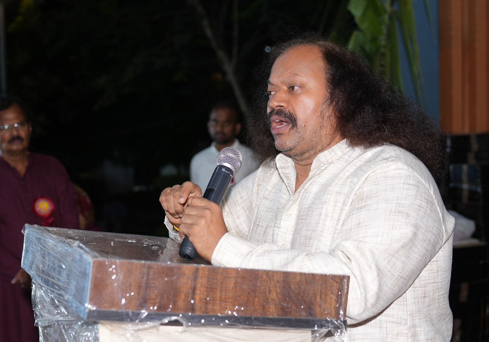 రెండు లక్షల పుస్తకాలతో పరిమళించిన మై హోమ్ అవతార్‌లో చరిత్రకెక్కిన పురాణపండ