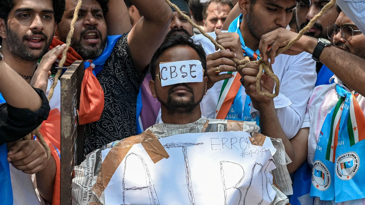18.5 లక్షల మంది ఉసురు తీసుకున్నా.. సీబీఎస్ఈ కాంట్రాక్టర్ పై చర్యలు లేవా?