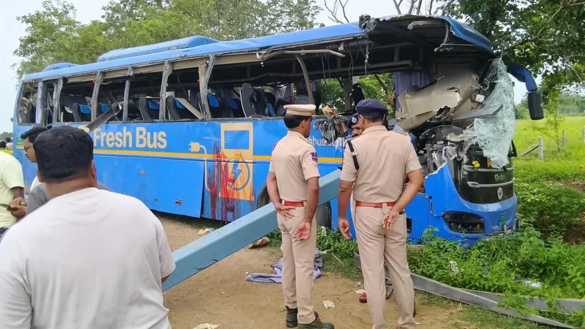 కోదాడ వద్ద ఘోర రోడ్డు ప్రమాదం.. ఆరుగురి మృతి